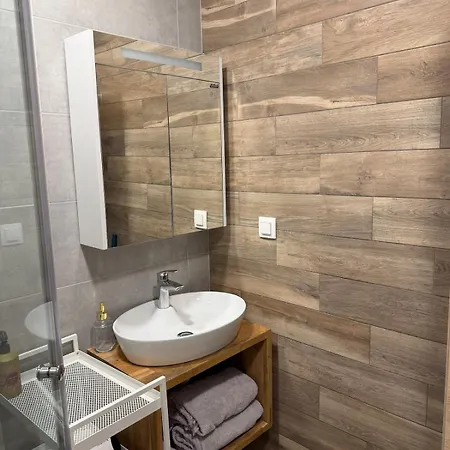 Sunny Flat Near The & Pool View Апартаменты *