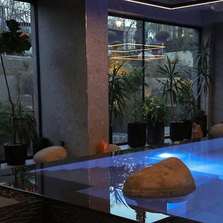 Sunny Flat Near The & Pool View Апартаменты